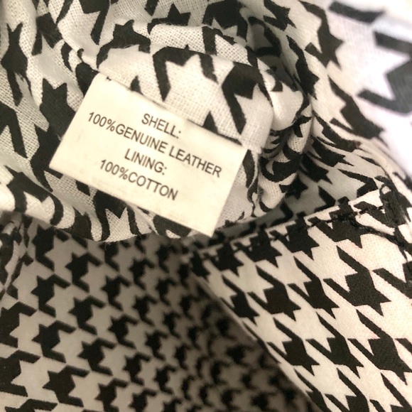 HOBO The Original Leather Shoulder Bag. - Picture 8 of 12